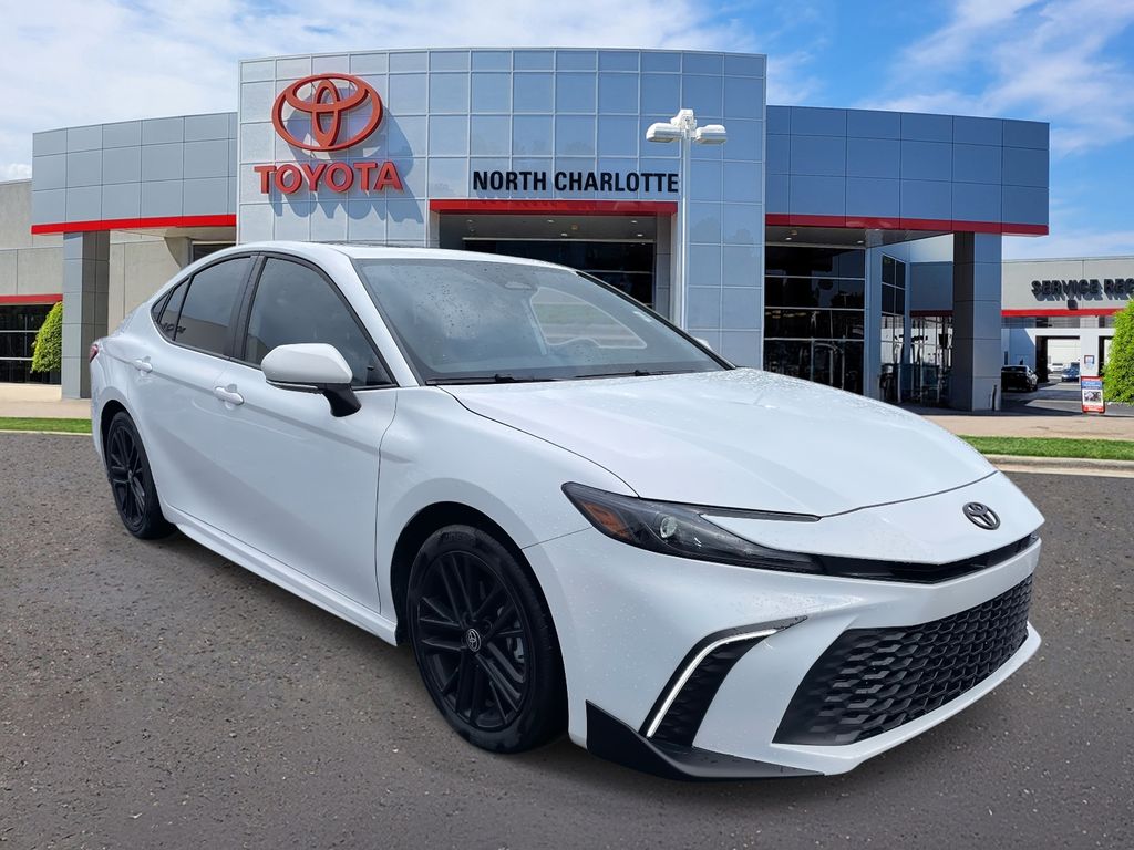 2025 Toyota Camry SE FWD