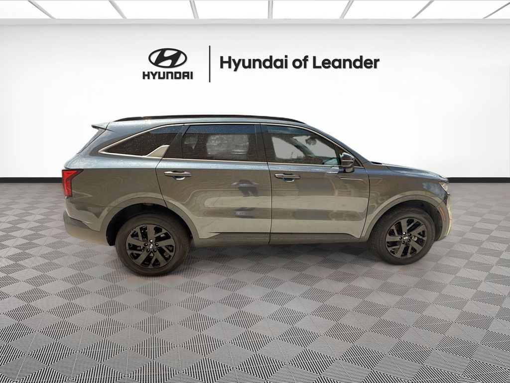 2021 Kia Sorento S 6