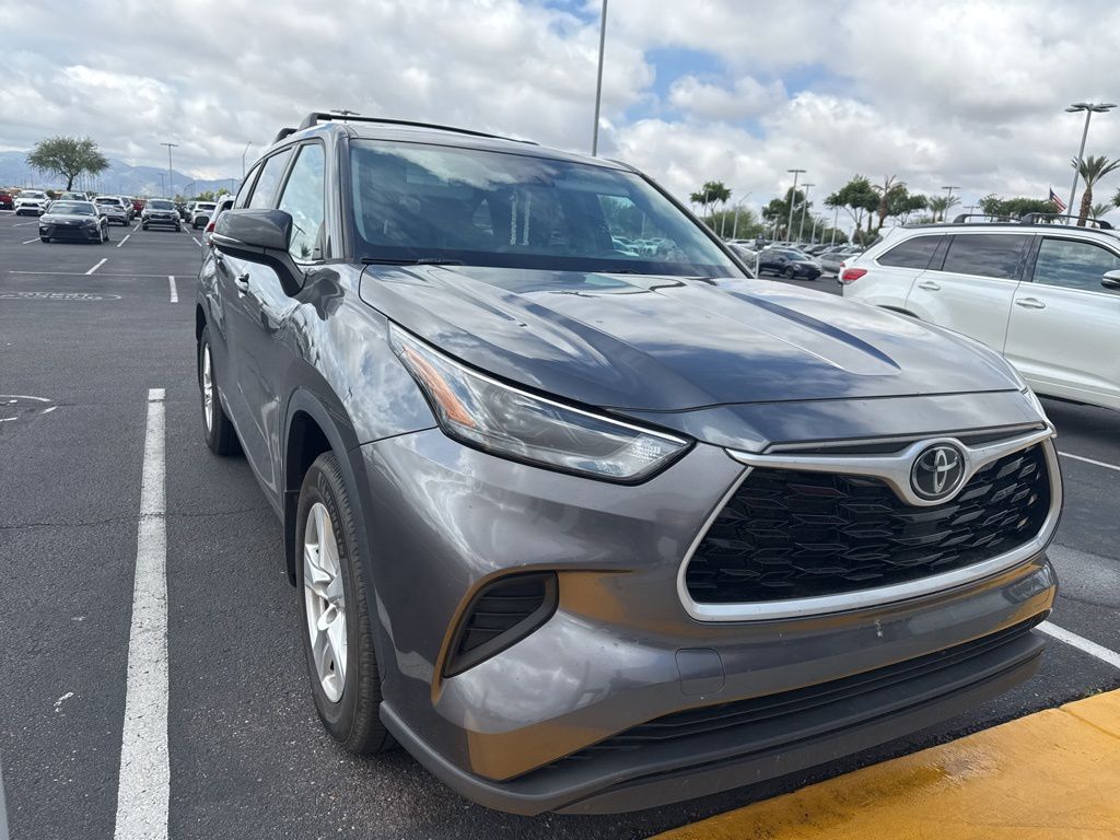 Thumbnail: 2023 Toyota Highlander - 3