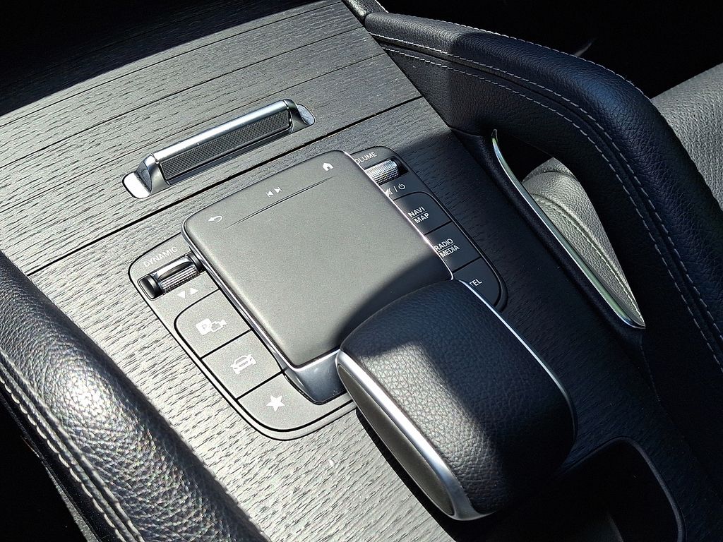 Thumbnail: 2023 Mercedes-Benz GLE - 25