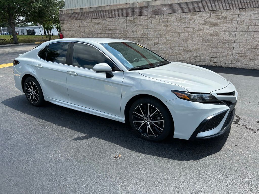 2022 Toyota Camry SE 7
