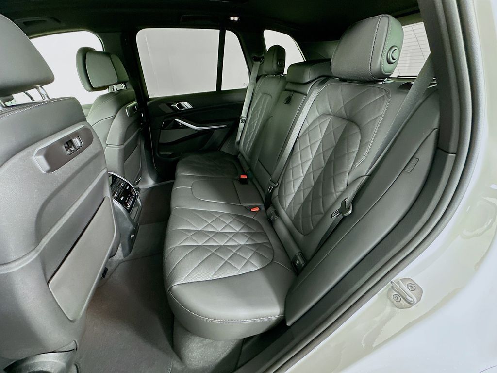 Thumbnail: 2026 BMW X5 - 17