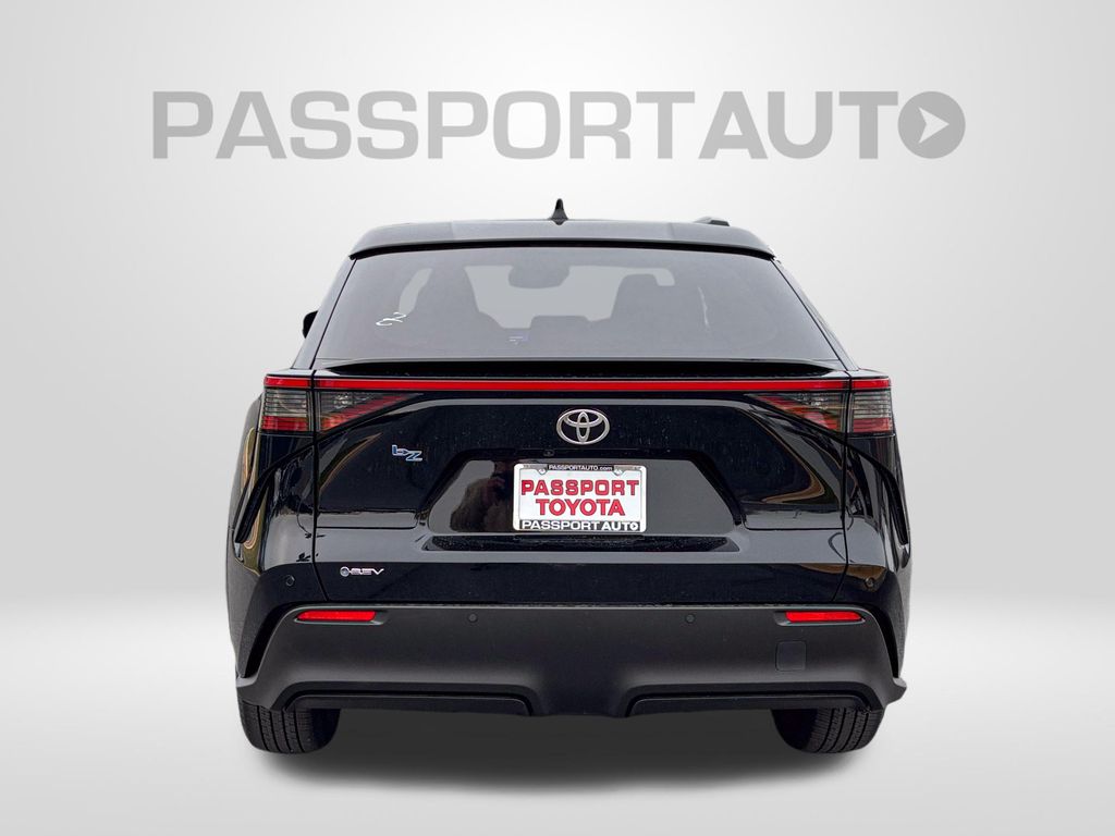 View vehicle photo 4