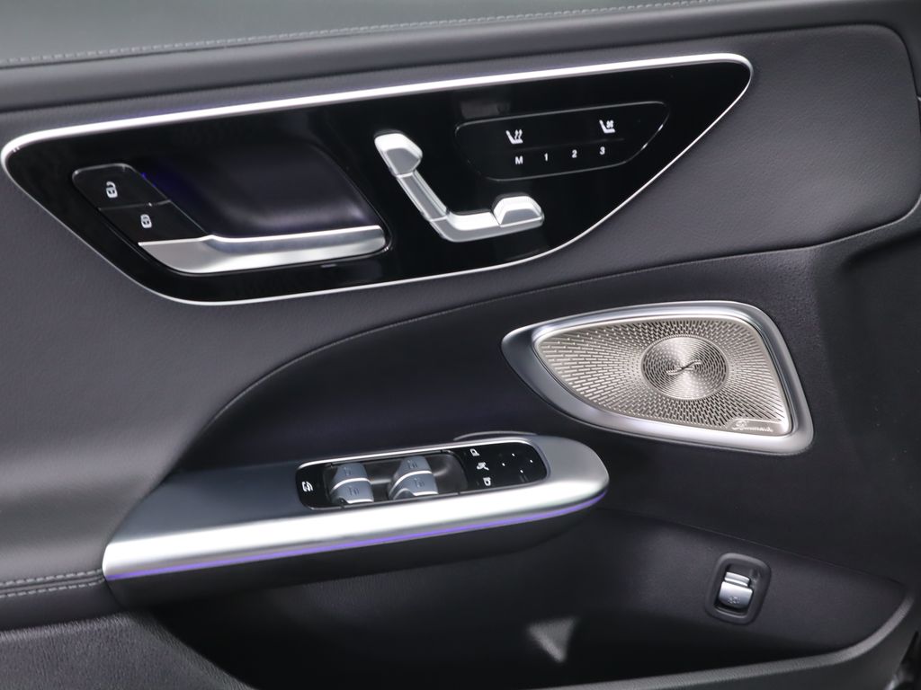 Thumbnail: 2025 Mercedes-Benz C-Class - 25