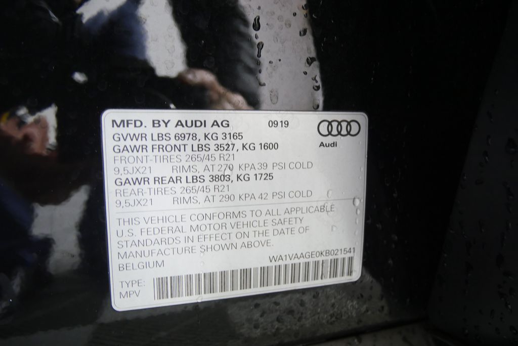 Thumbnail: 2019 Audi e-tron - 32