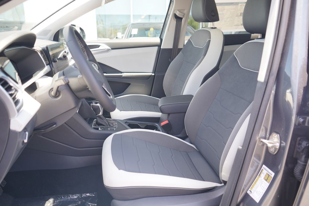 Thumbnail: 2025 Volkswagen Taos - 6