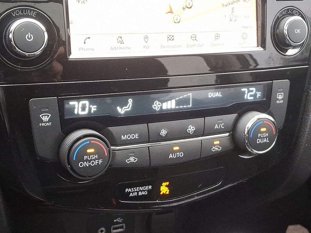 2018 Nissan Rogue SV 16