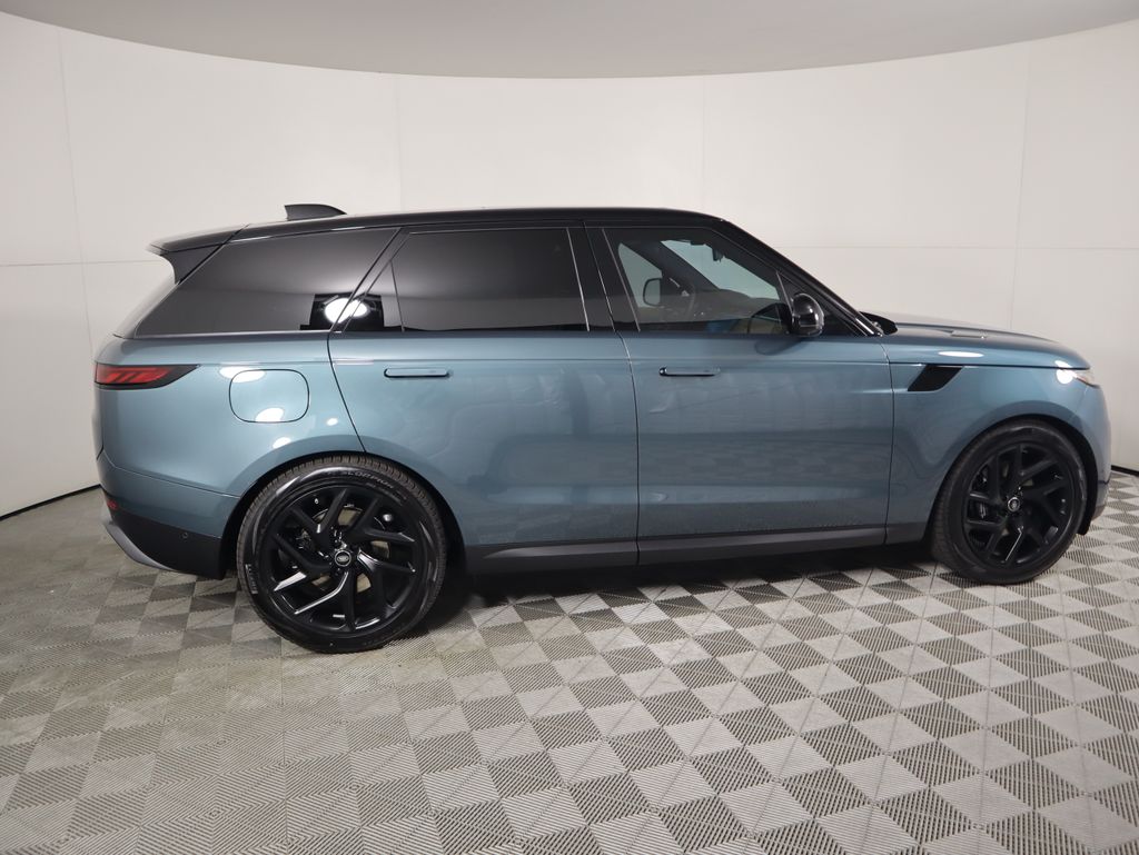 Thumbnail: 2025 Land Rover Range Rover Sport - 4