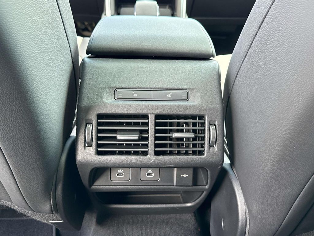 Thumbnail: 2025 Land Rover Discovery Sport - 29