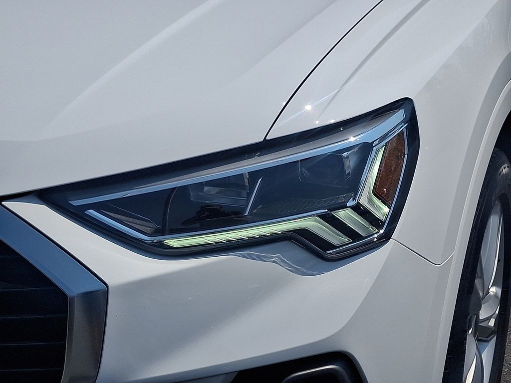 Thumbnail: 2024 Audi Q3 - 9
