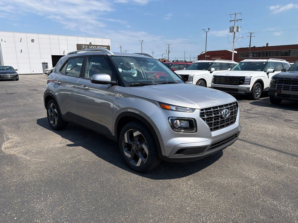  2023 Hyundai Venue SEL FWD   