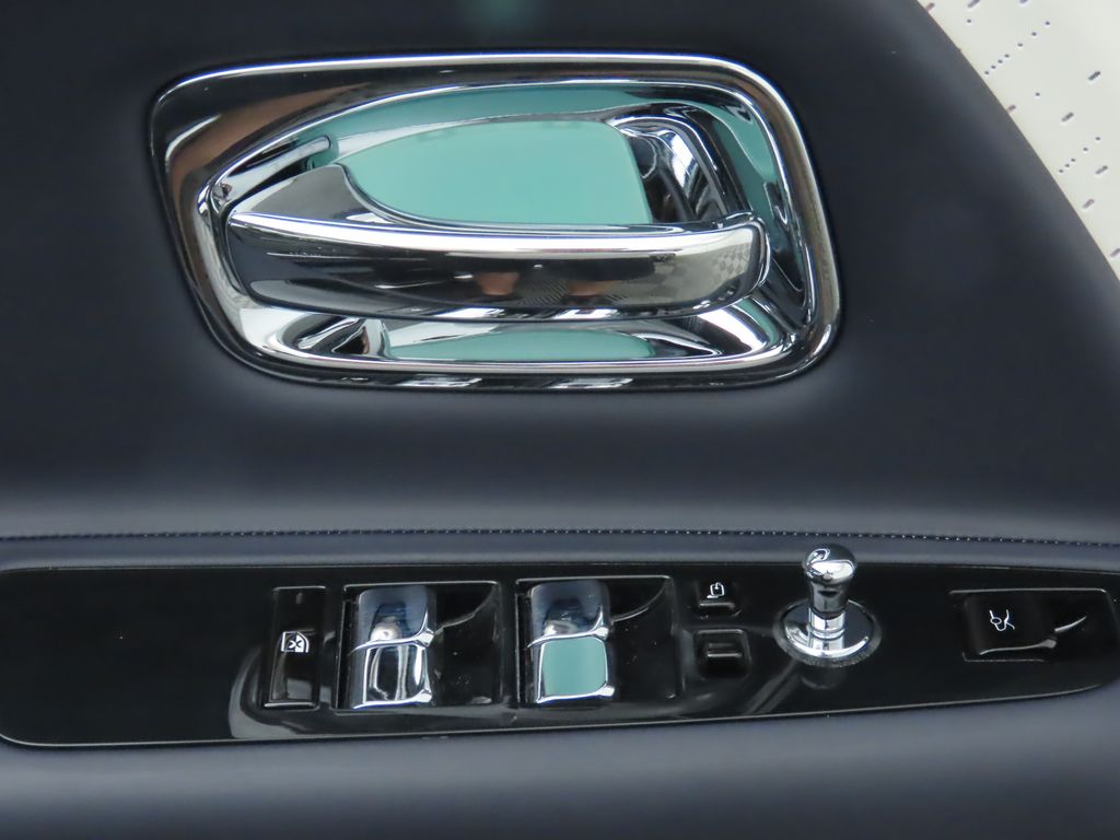 Thumbnail: 2026 Rolls-Royce Spectre - 24