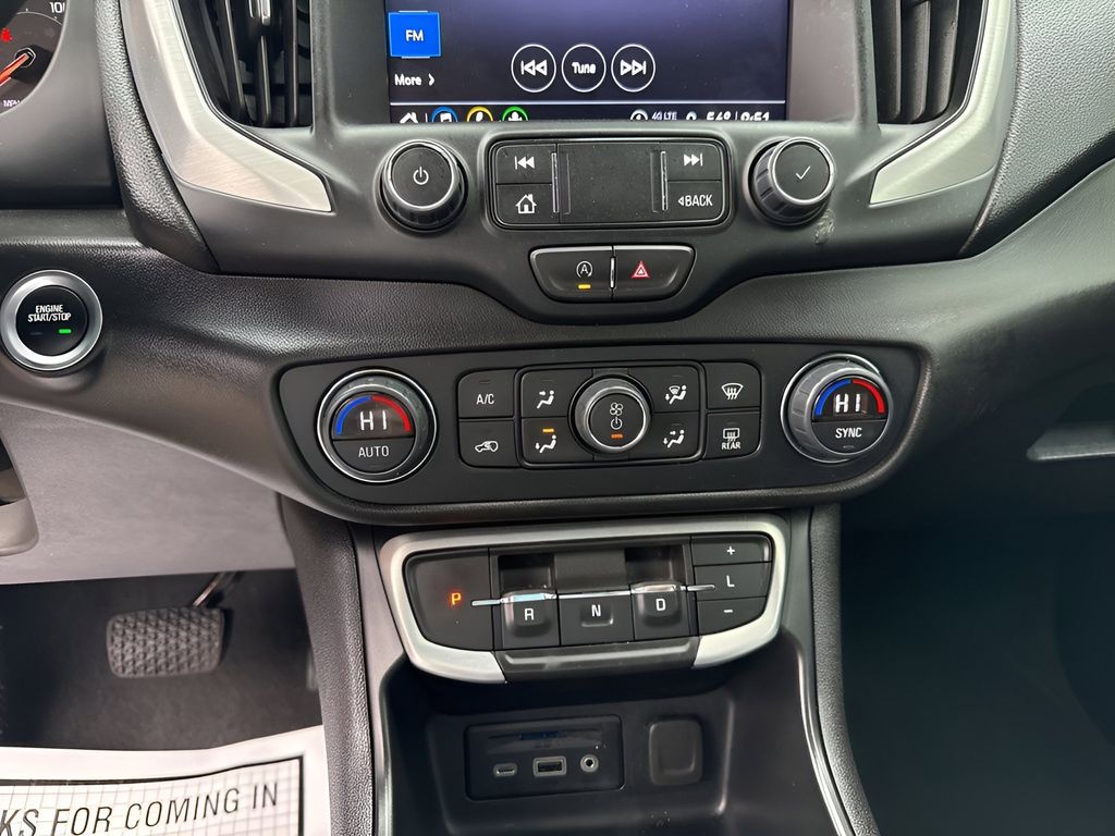 2024 GMC Terrain SLT photo