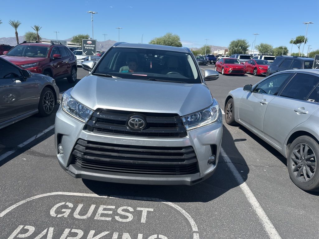 Thumbnail: 2018 Toyota Highlander - 2