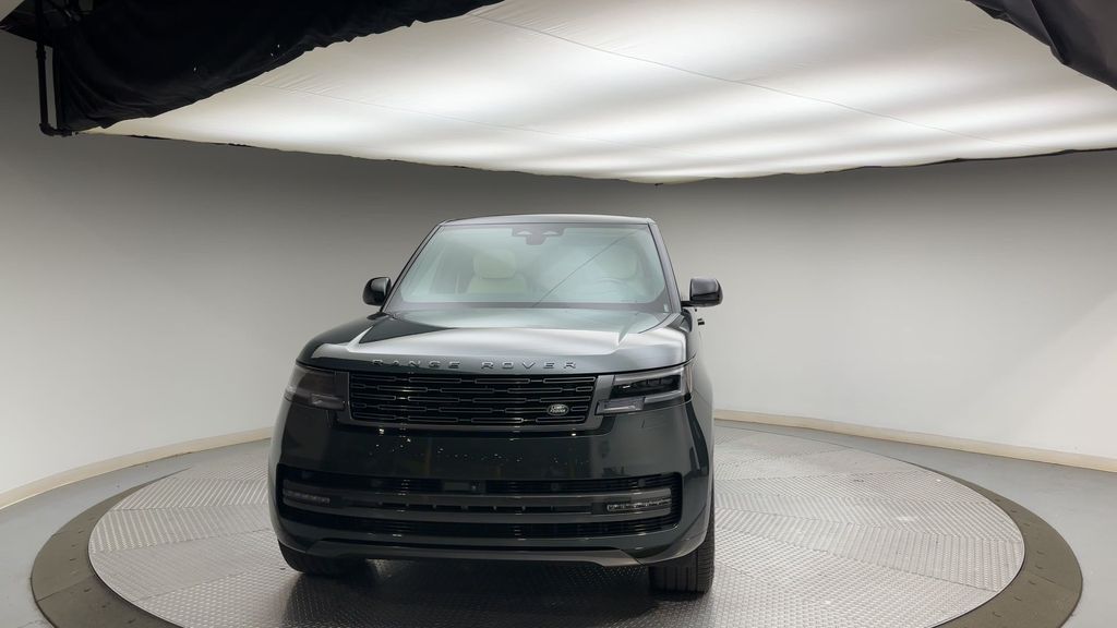 Thumbnail: 2025 Land Rover Range Rover - 7