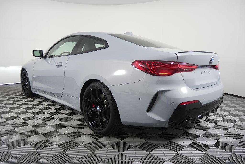 Thumbnail: 2026 BMW 4 Series - 5