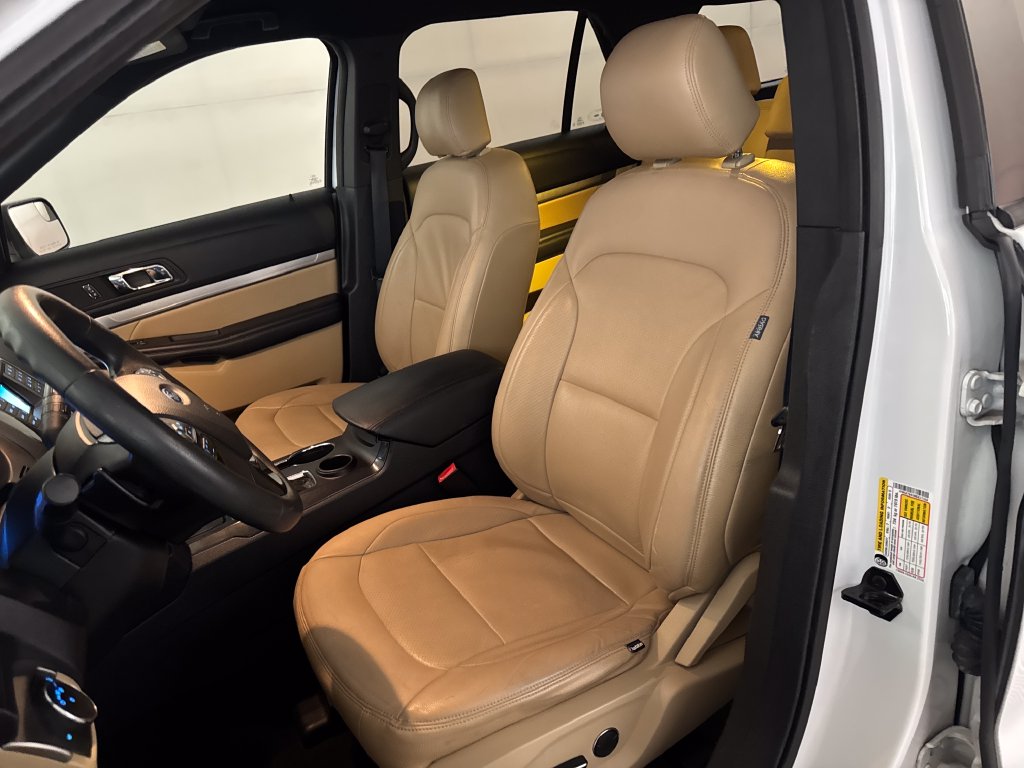 Certified Used 2017 White Ford Base image 17