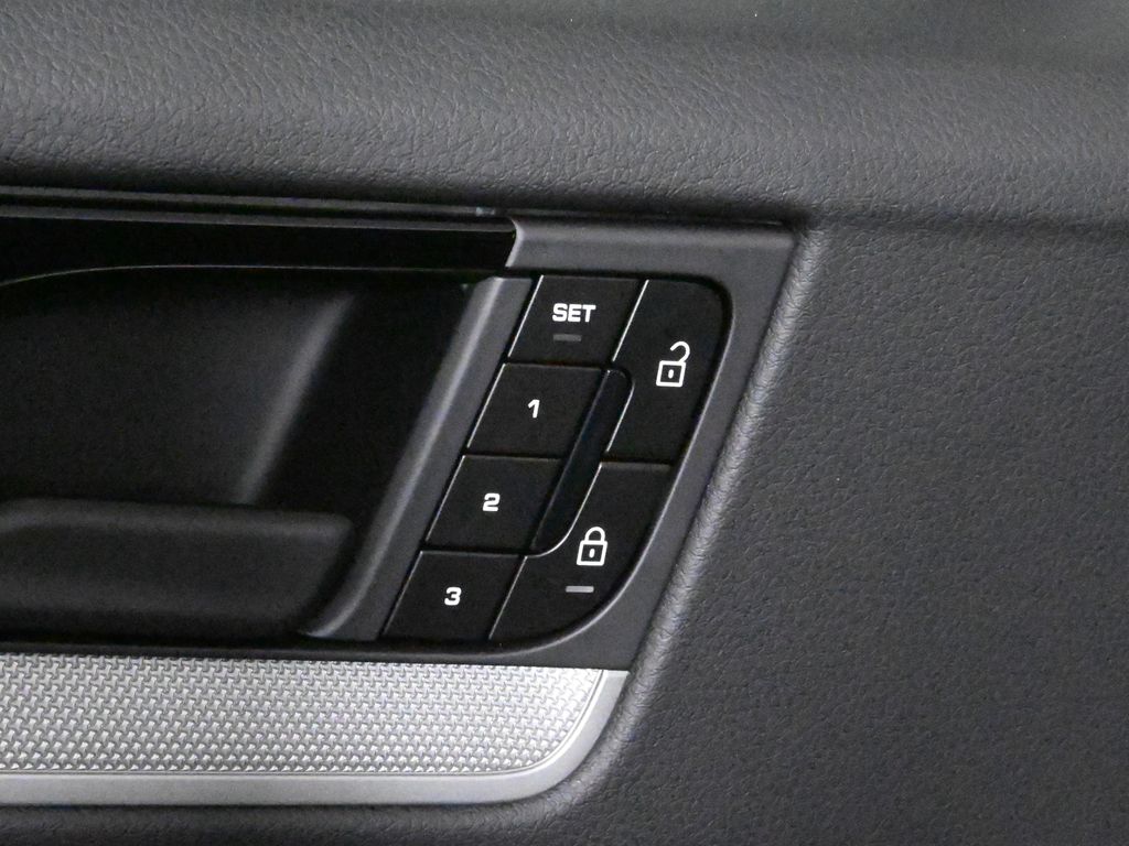 Thumbnail: 2026 Porsche Cayenne - 31