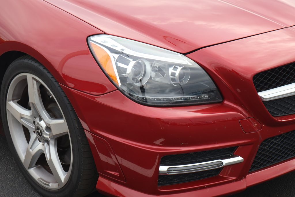 Thumbnail: 2016 Mercedes-Benz SLK - 4