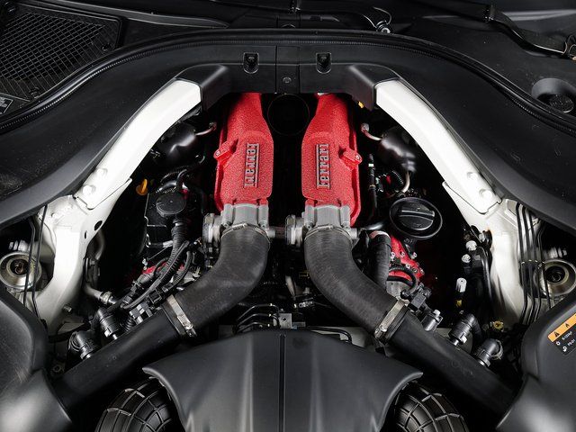Used 2022 White Ferrari 3.9L V8 image 35