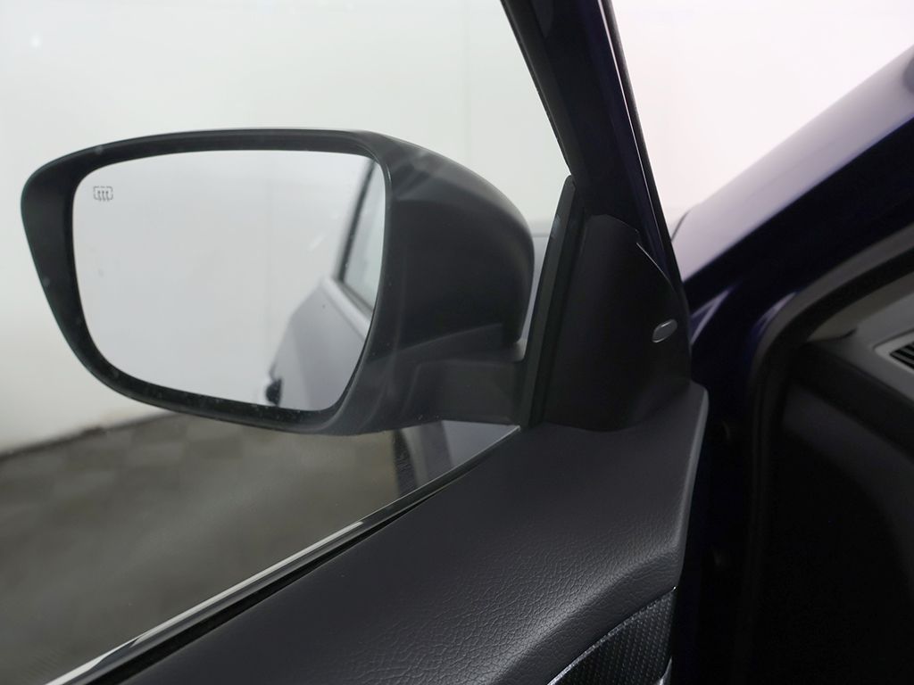 Used 2018 Blue Nissan SL image 33