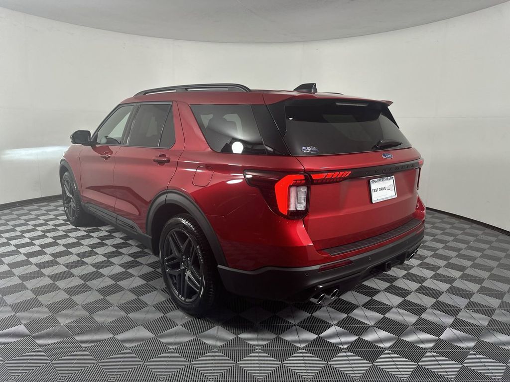 2025 Ford Explorer ST 5