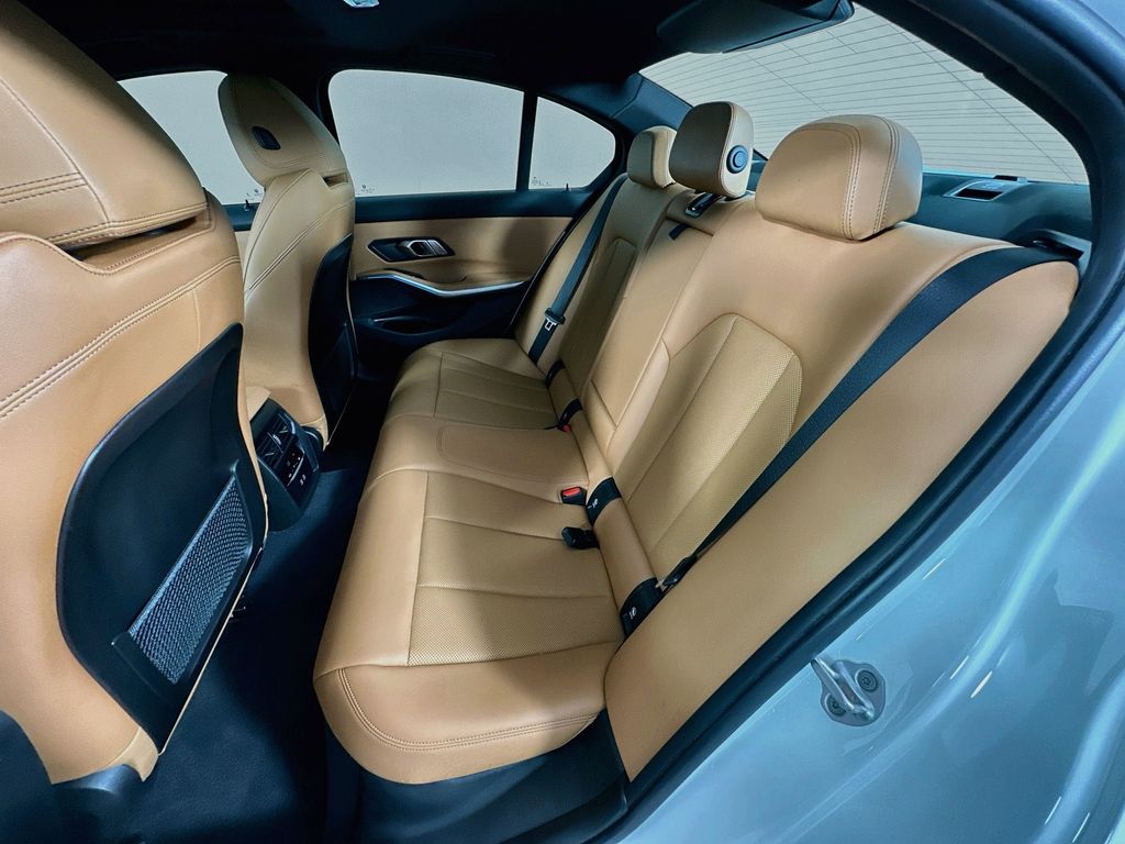 Thumbnail: 2023 BMW 3 Series - 25