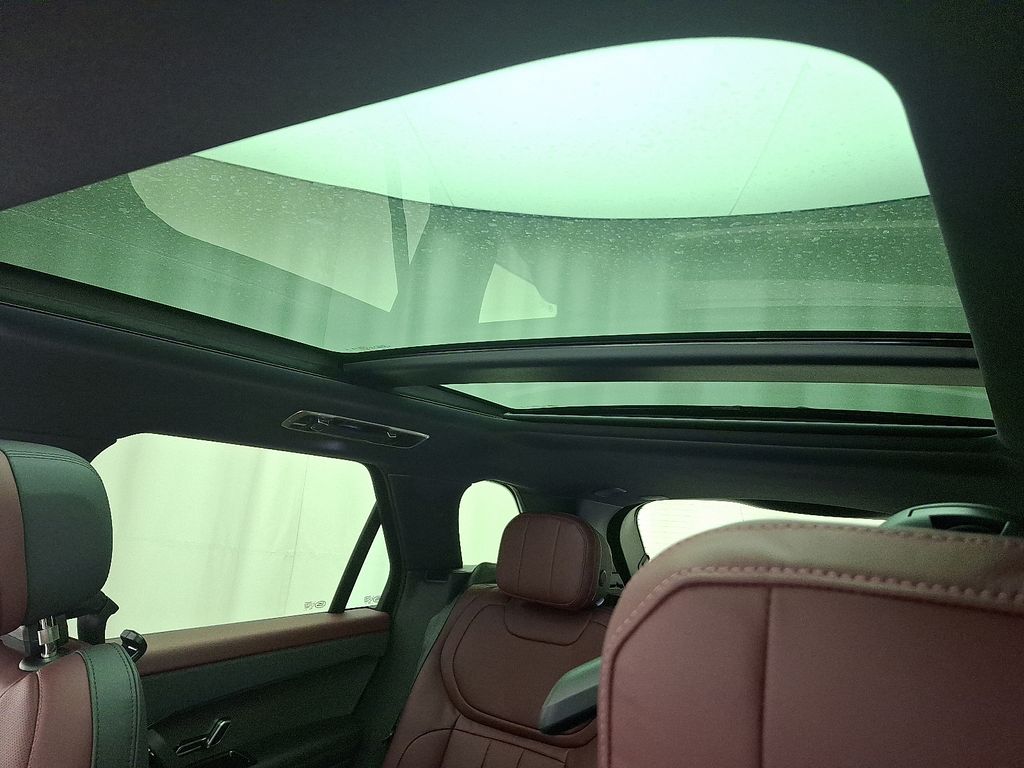 Thumbnail: 2026 Land Rover Range Rover Sport - 11