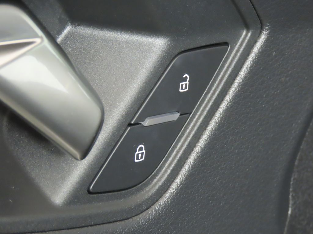 Thumbnail: 2025 Audi Q3 - 30