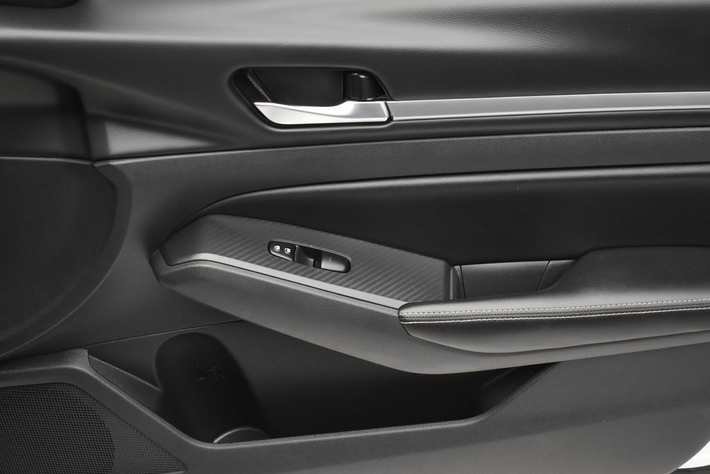 2022 Nissan Altima SV 26