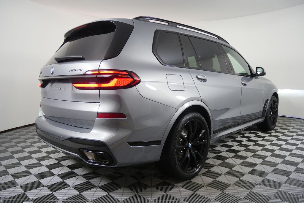 Thumbnail: 2026 BMW X7 - 3