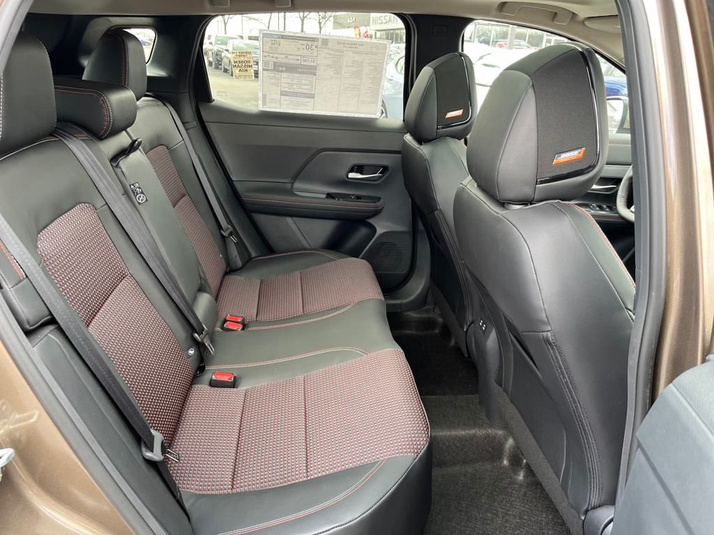 2025 Nissan Kicks SR photo