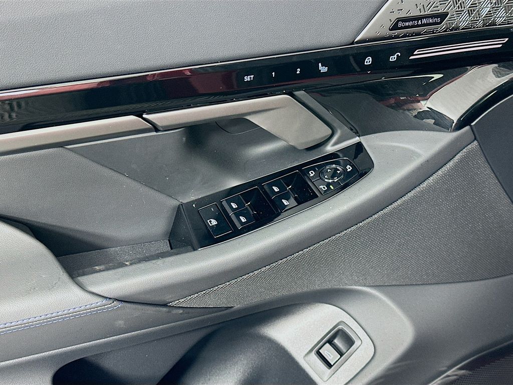 Thumbnail: 2026 BMW 5 Series - 20