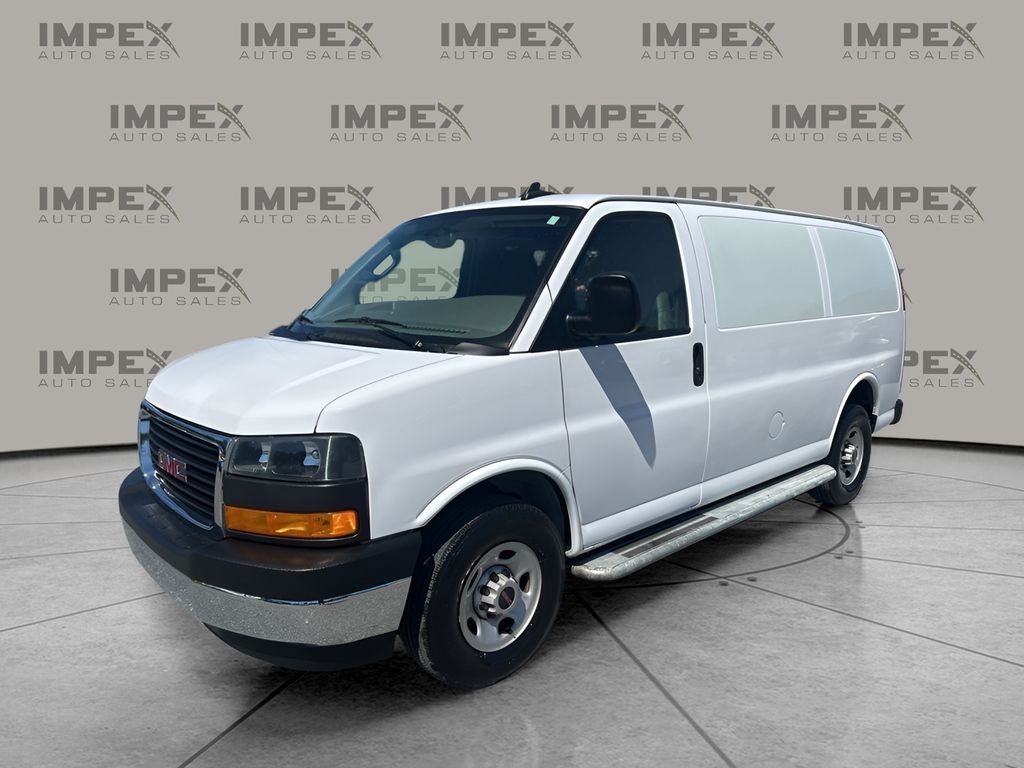 2023 GMC Savana 2500 Work Van's photo