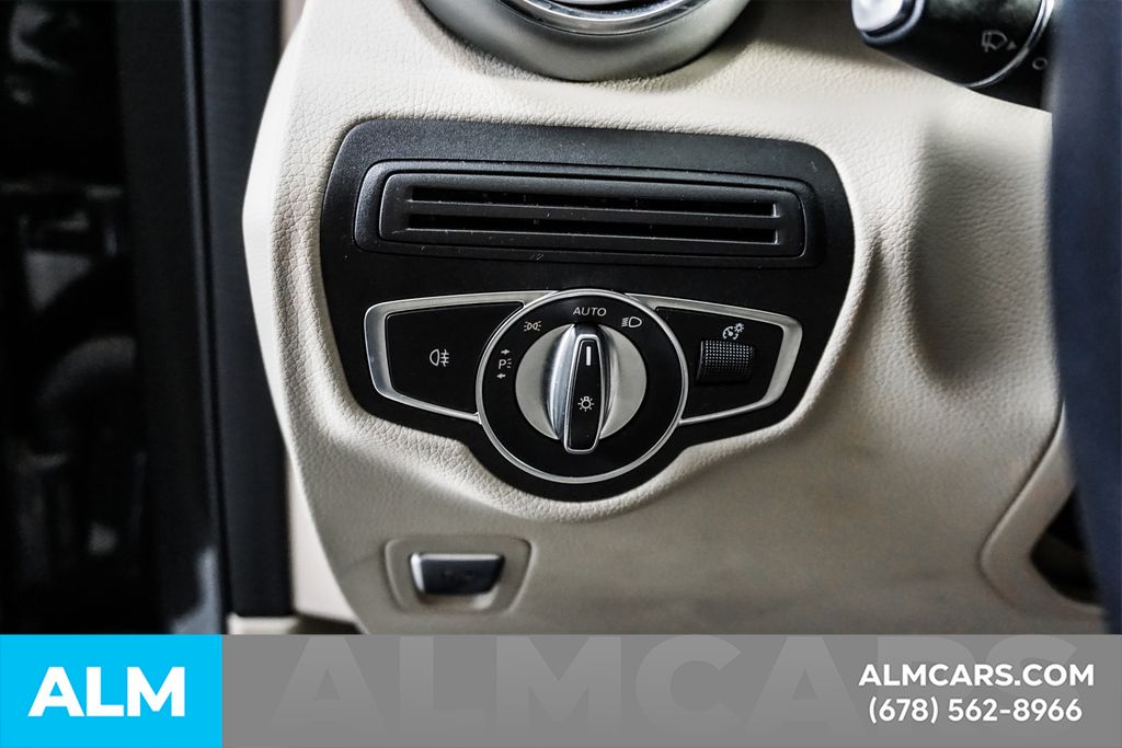 Used 2022 Gray Mercedes-Benz GLC 300 image 29