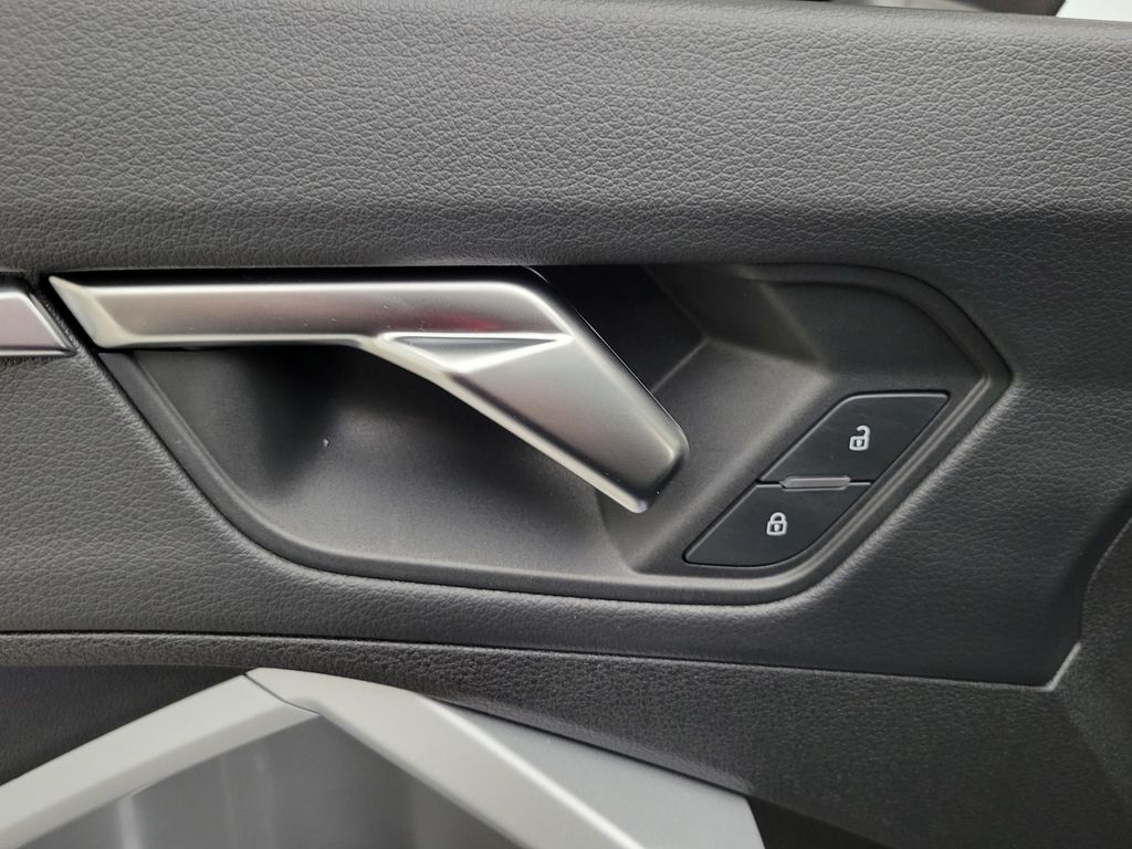 Thumbnail: 2023 Audi Q3 - 28