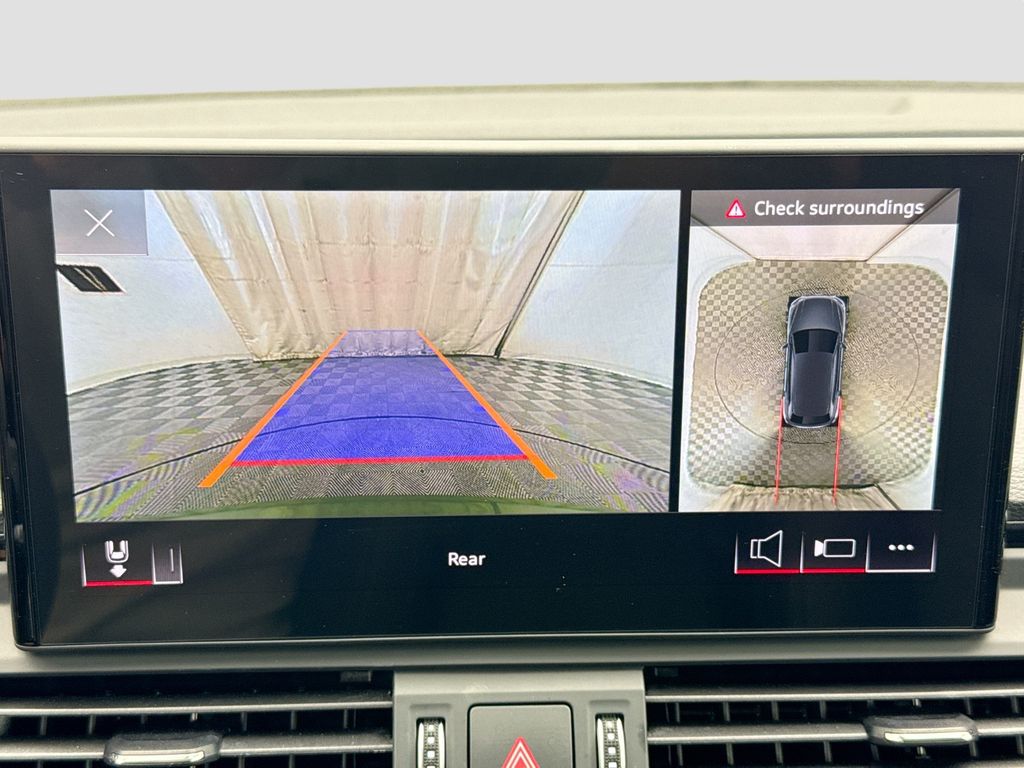 Thumbnail: 2025 Audi Q5 - 15