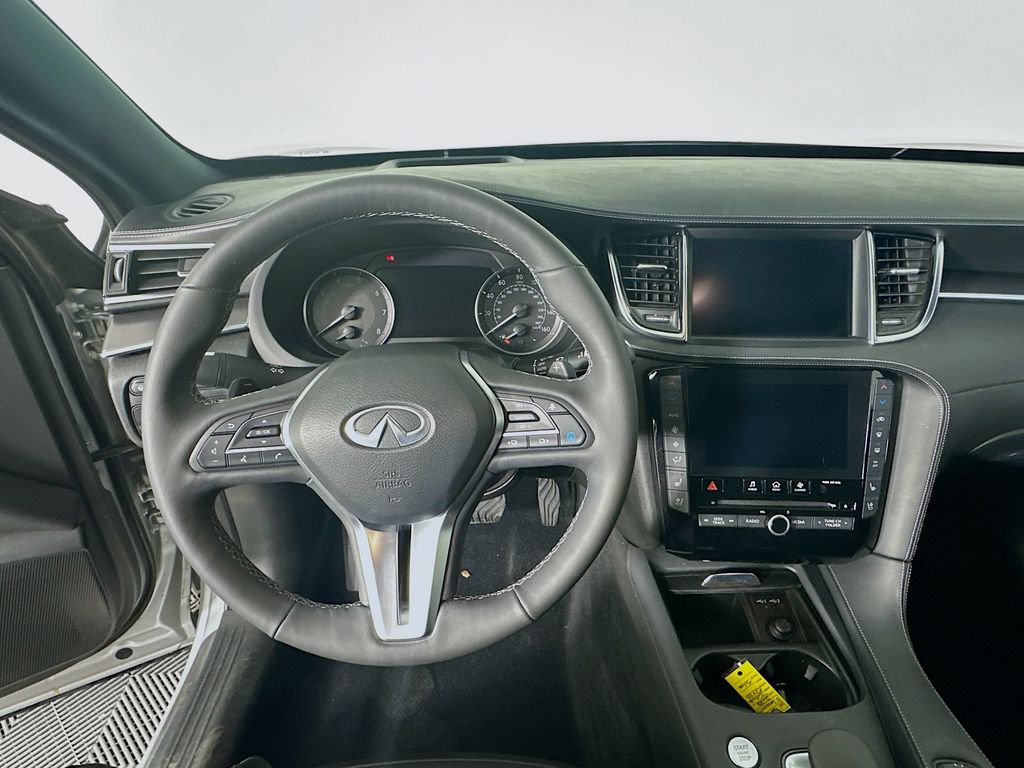 2022 INFINITI QX55 Essential 11
