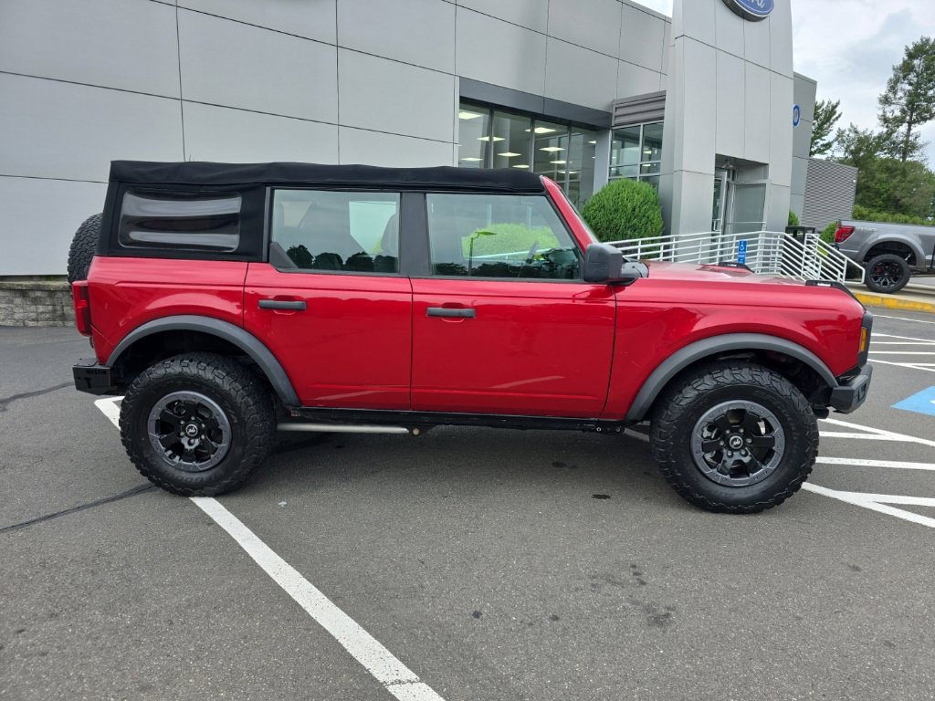 2021 Ford Bronco Base Red Metallic - Grieco Acura - Image 2