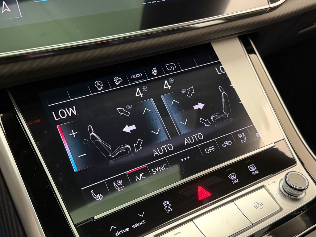 Thumbnail: 2026 Audi SQ7 - 32