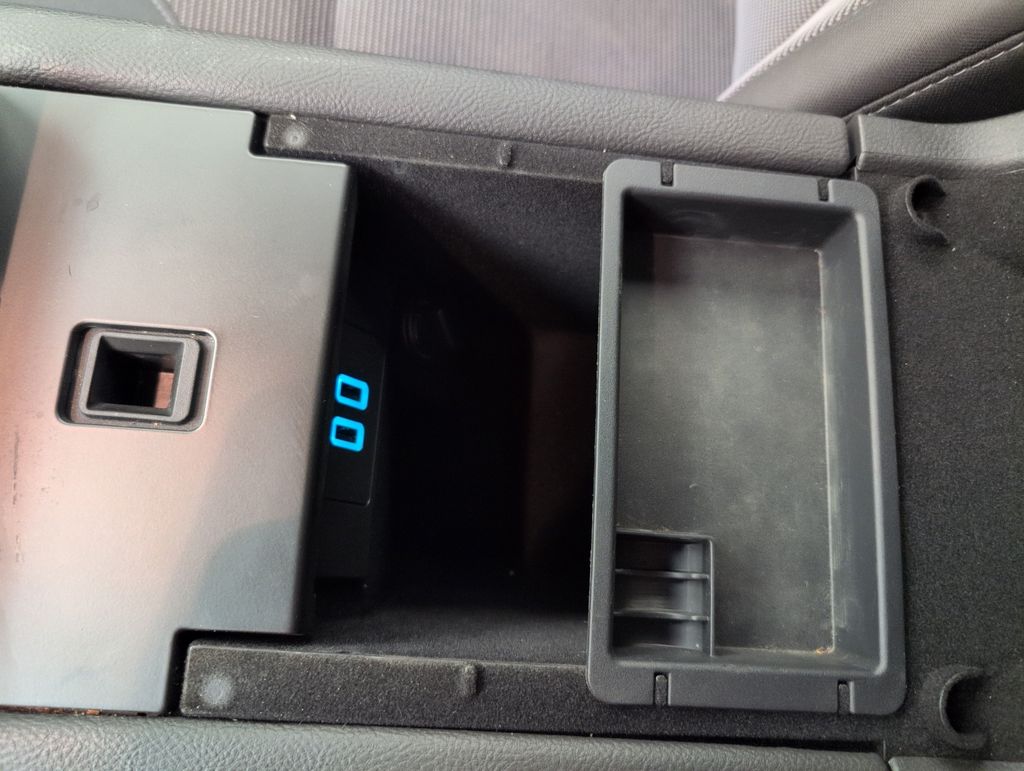 Used 2017 Blue Ford SEL image 37