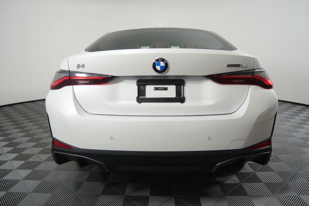 Thumbnail: 2026 BMW i4 - 4