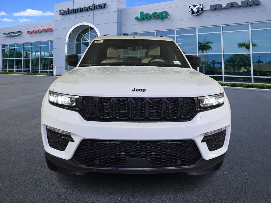 new 2025 Jeep Grand Cherokee car, priced at $41,585