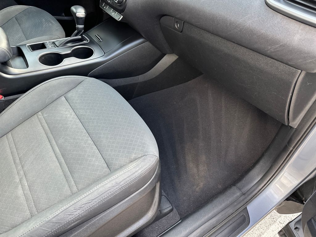 Used 2020 Silver Kia S image 38