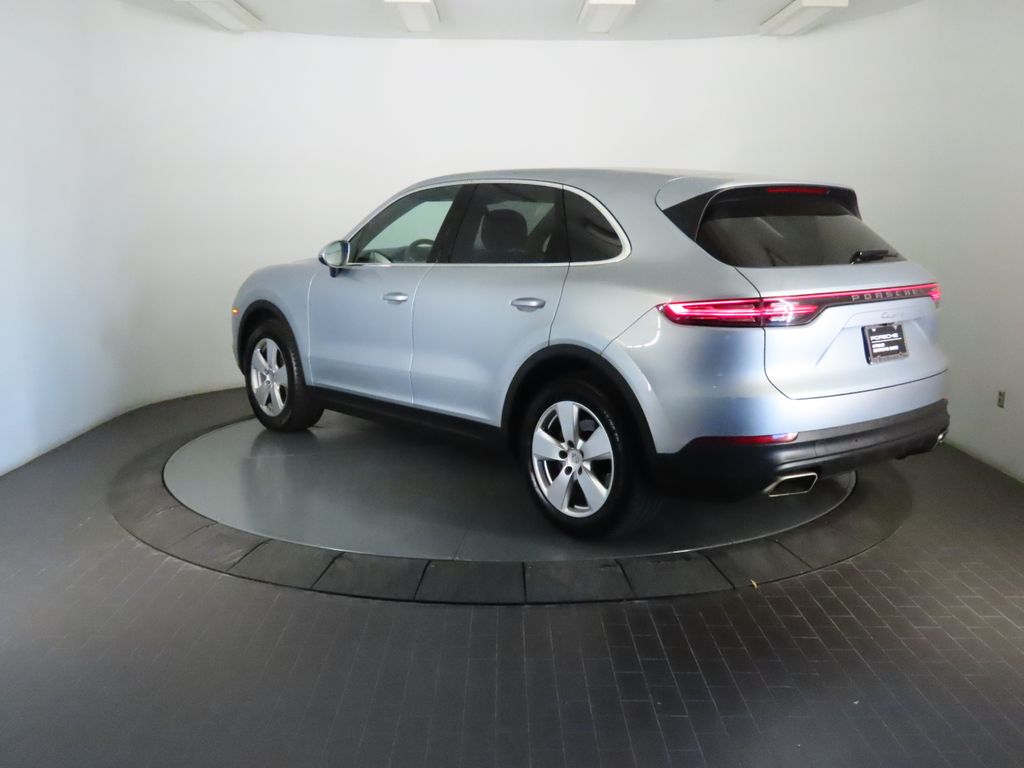 Thumbnail: 2023 Porsche Cayenne - 3