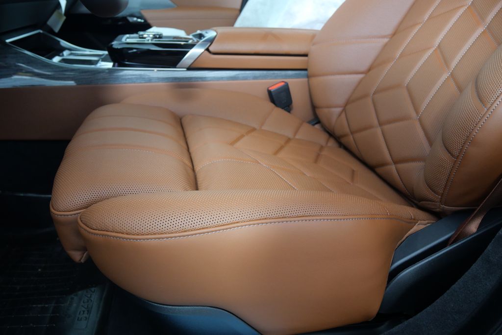 Thumbnail: 2025 BMW 7 Series - 8