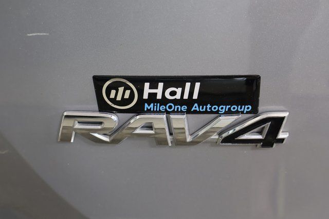 2018 Toyota RAV4 Hybrid LE photo