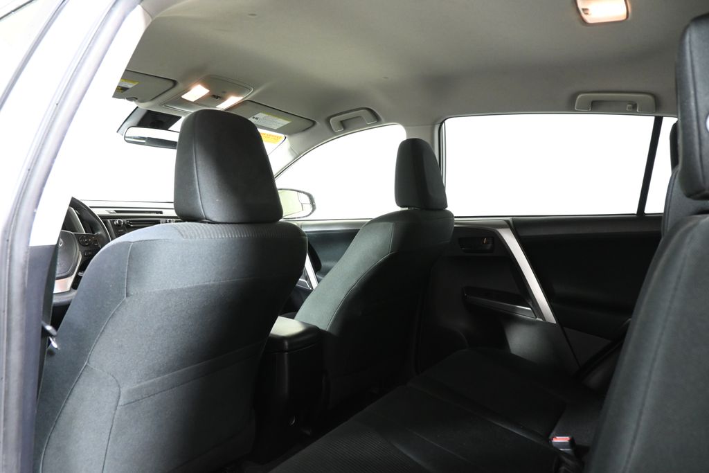 Thumbnail: 2018 Toyota RAV4 - 29