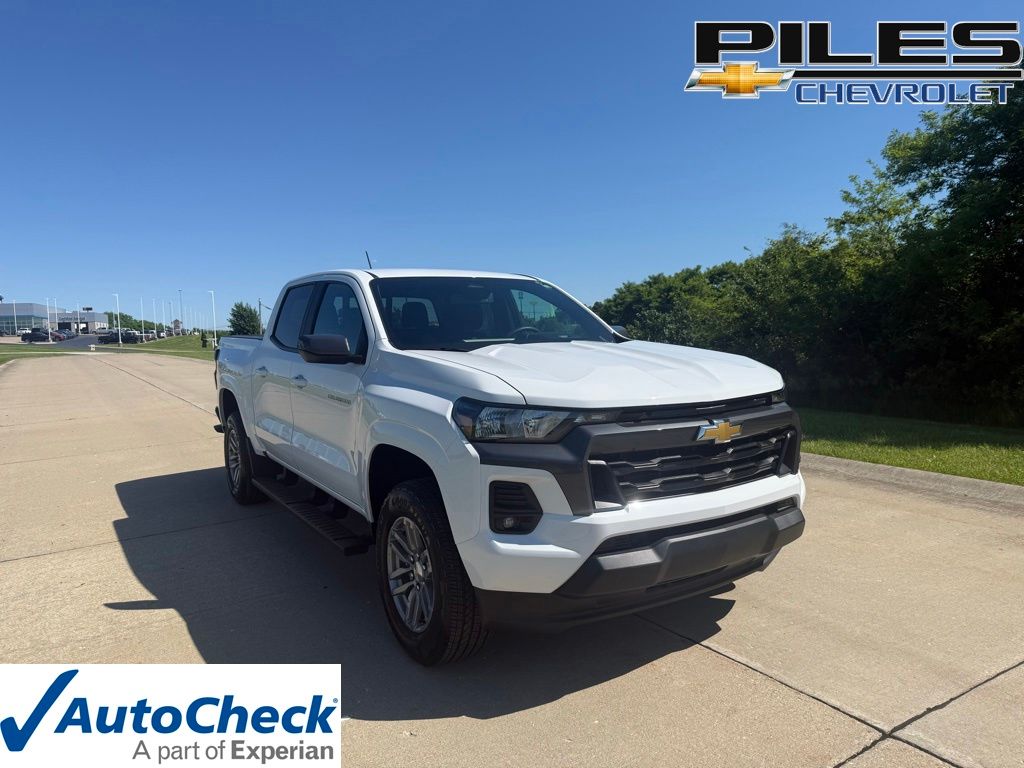 Summit White 2024 Chevrolet Colorado Pickup Truck 4X2 8-Speed Automatic