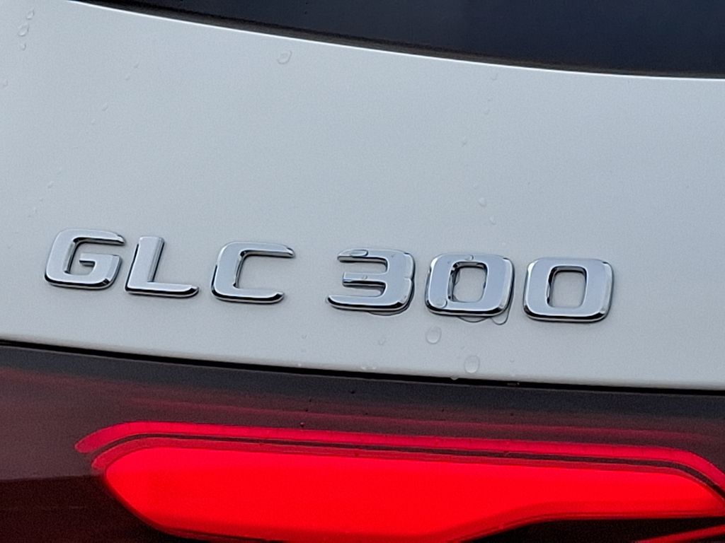 2024 Mercedes-Benz GLC 300 30